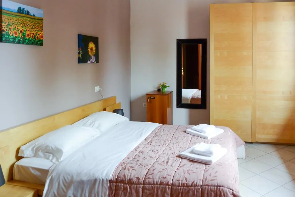 Weekend Accommodation Mantova 3*,  Italy