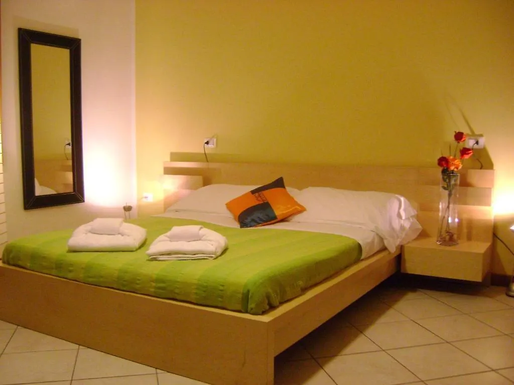 Weekend Accommodation Mantova 3*,